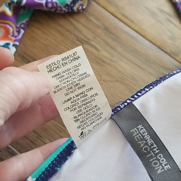 Kenneth Cole halter bikini top small - Picture 6 of 7